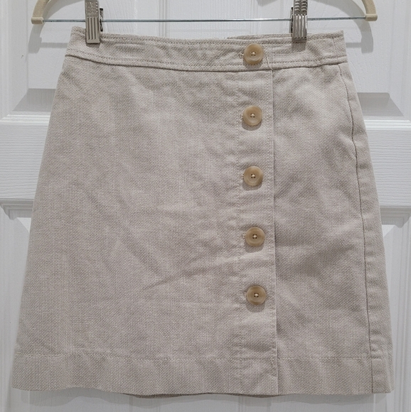 Ann Taylor Dresses & Skirts - Woman skirt NEW size 0